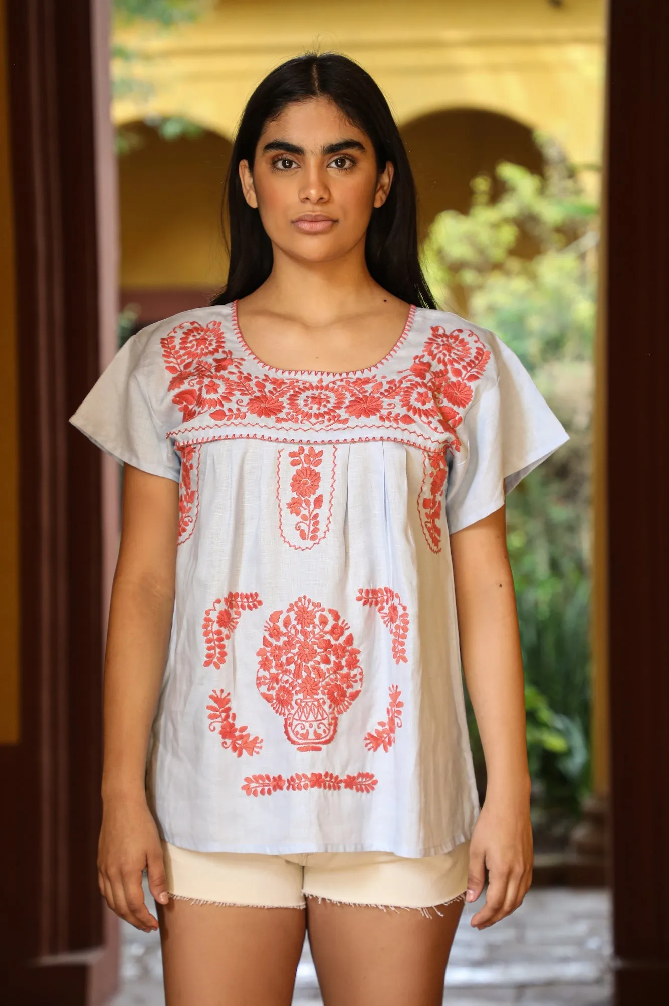 EMBROIDERED COTTON TOP "REEF" IN BABY BLUE