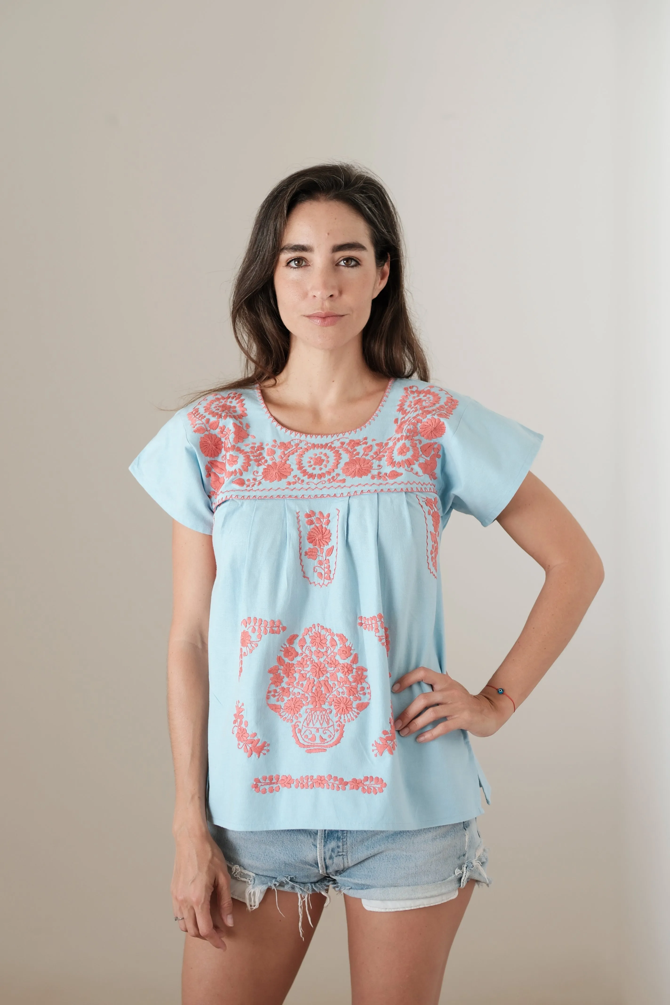 EMBROIDERED COTTON TOP "REEF" IN BABY BLUE