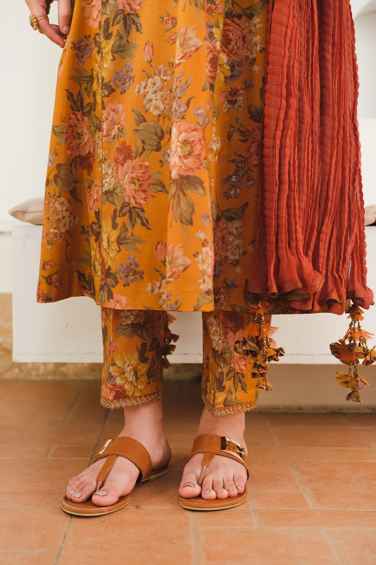 EMBROIDERED PRINTED LAWN UF-653